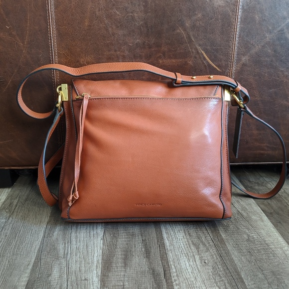 👜SOLD👜Vince Camuto 'Regan' leather crossbody - Picture 2 of 9